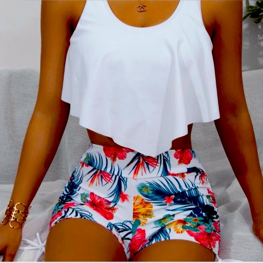 Shein swim Shorts tropical design nwt size medium